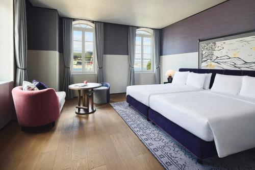 room detail thumbnail 1