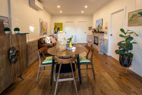 Iekārtas, Pearl Cottage - Stunning River Front Cottage with Pool in Dunbogan