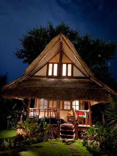 Flower Bud Bungalow Balangan – Canggu, ID
