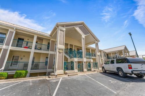 Quiet Cove condo - image 2