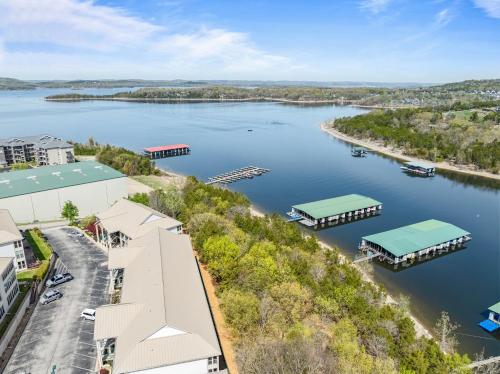 Quiet Cove condo - main image