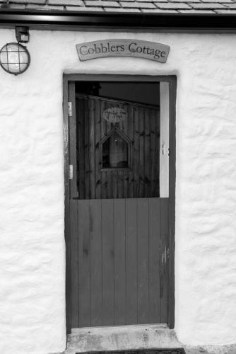 Cobblers Cottage Creggan - image 11