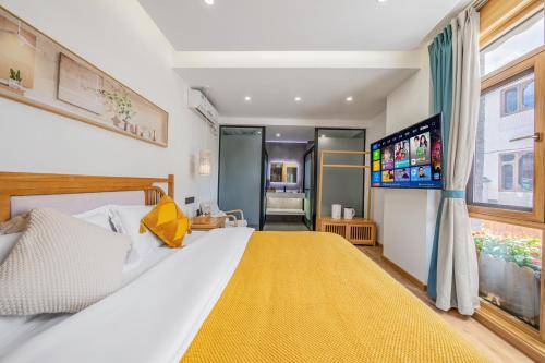 1 queen bed