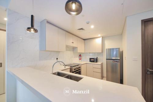 Luxury 1BR Apartment in 1 Residences near Dubai Top Attractions, Dubai (Foto 9)