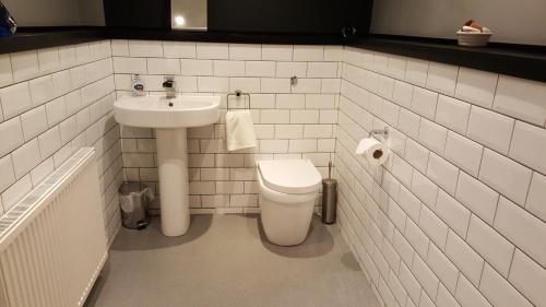 City Retreat Edinburgh ApartHotels - main image