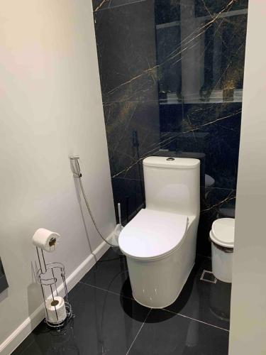 Golden Gorilla Villa with private pool & jacuzzi