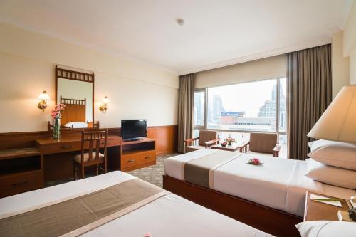 room detail thumbnail 1