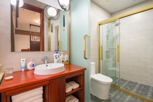 Family Room image 6