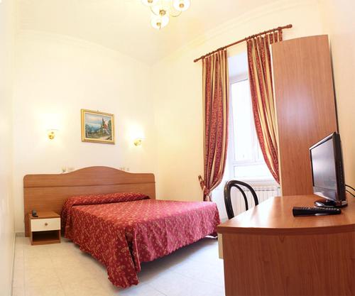 Hotel Euro Quiris - image 5
