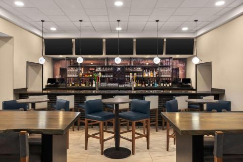 Chicago Marriott Suites Downers Grove - image 12
