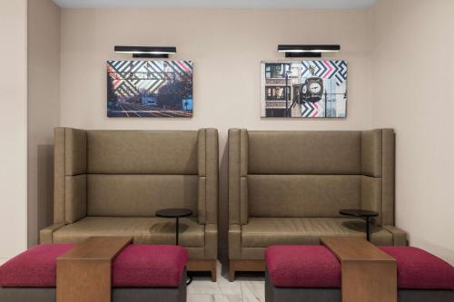 Homewood Suites By Hilton Downers Grove Chicago, Il in Downers Grove, USA