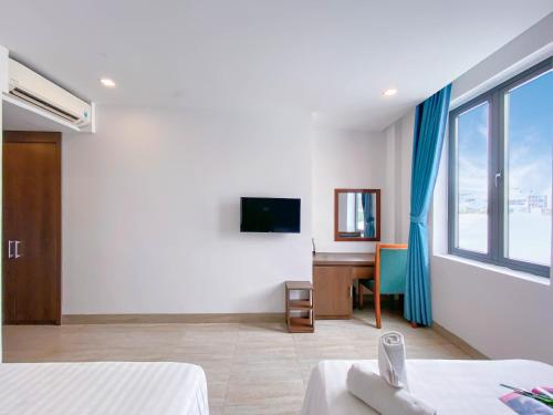 room detail thumbnail 1