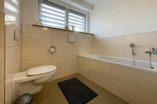 浴室, Ferienwohnung Henry Suhl in 蘇爾