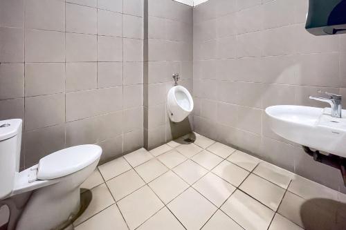 Photo - RedDoorz Hotel Capsule at Batu Tulis