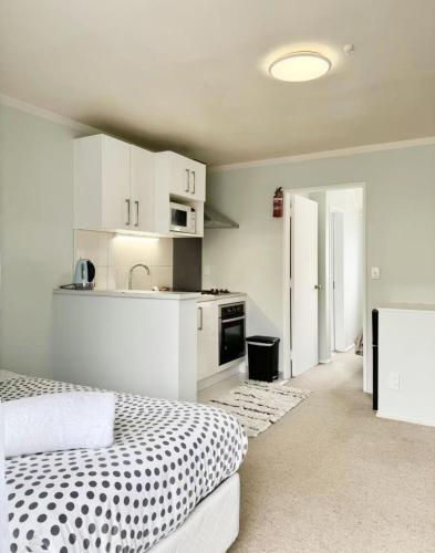 อาดิเลด โมเต็ล (Adelaide Motel) in นิวทาวน์