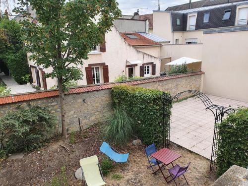 Vistas, LA MARINA-Center-Parking-StationtoParis in Les Mureaux