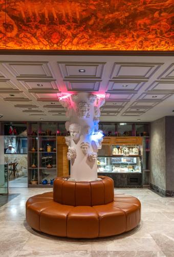 Venn Boutique Hotel - image 2