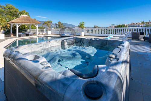 Villa Uno – Stunning 4 bedroom villa with pool, Málaga (photo 7)