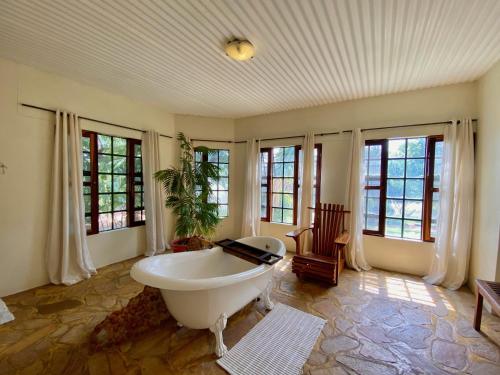 浴室, Tambuti lodge in 倫杜