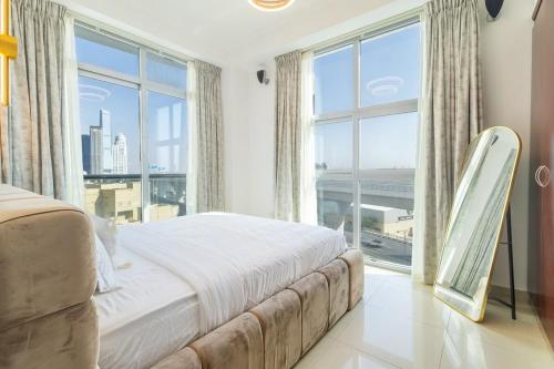Minimalist 3 BR in Marina with Sea View, Dubái