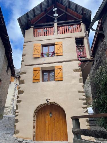 Viesnīcas āriene, Bienvenue in Saint-Dalmas-le-Selvage