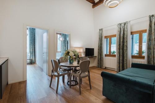 Two-Bedroom Deluxe Apartment room in Dimora Capuleti