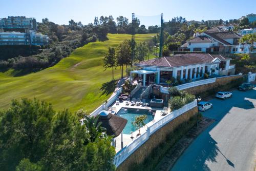 Villa Uno – Stunning 4 bedroom villa with pool, Málaga (photo 2)