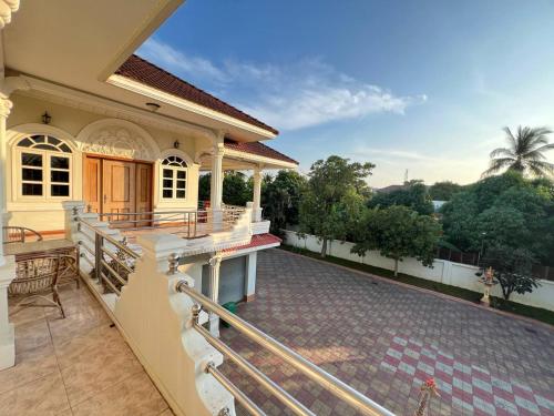 Exterior view, lotusblanchomestay near Phnom Banan