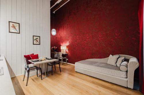 One-Bedroom Superior Apartment image 7