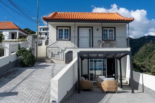 Ozeanica Heights by LovelyStay gîte à louer Pinheiro