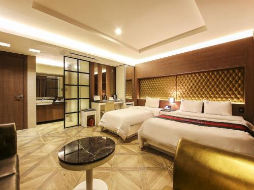 บูชอน ซีนิธ ทัวริสต์ โฮเทล (Bucheon Zenith Tourist hotel) in บูชอน