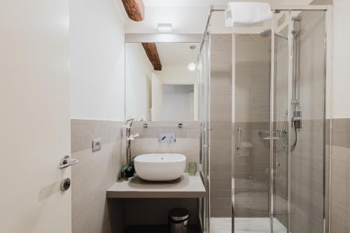 Double Room with Private Bathroom image 8