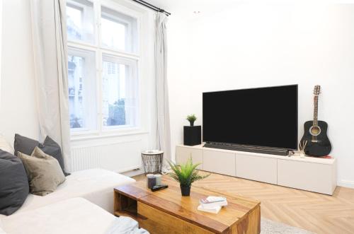 Rentero Cozy Apartment in picturesque Prague district, Прага (фото 9)