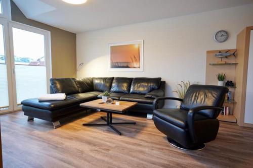 Deluxe Two-Bedroom Apartment (3-4 Adults)  image 4