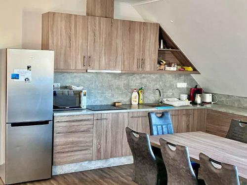 Mátyás Vendégház 3 Rooms Apartment (Matyas Vendeghaz 3 Rooms Apartment) in โซพรอน