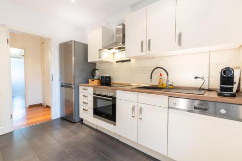 Rhine Apartment, Düsseldorf (photo 3)