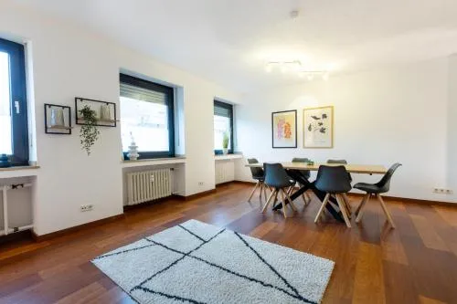 Rhine Apartment in Düsseldorf, Deutschland