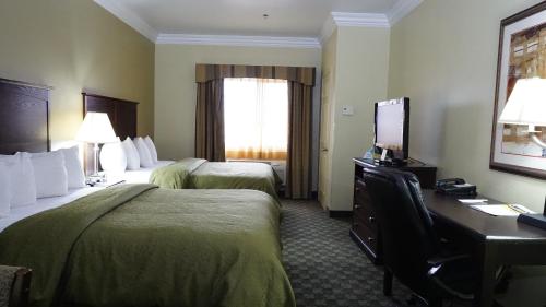 Scottish Inns Room Type - Queen Room with Two Queen Beds