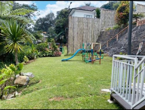 View, villa meilody - jek space near Taman Safari Cisarua
