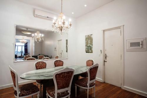 Purple Rain - Elegant 2 Bedroom in Recoleta, Buenos Aires (photo 3)