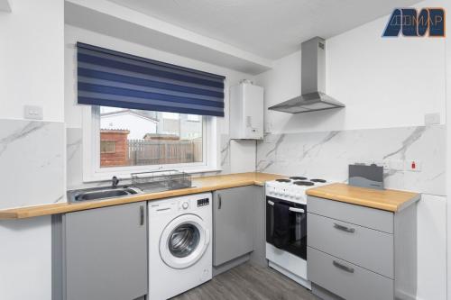 Modern 3 Bed Home in Bathgate with Garden in Armadale