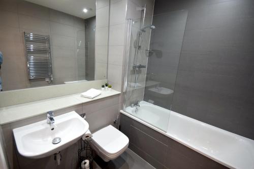 Suite Life - 2-Bed 1-Bath Top-Floor in New Cross, Manchester (foto 7)