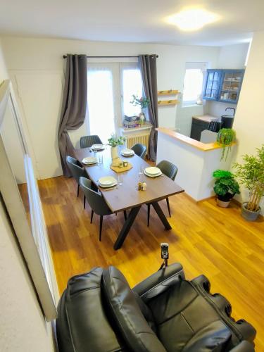 Large Central Apartment - MODERN & Fully Equipped - near fair, Kolín nad Rýnem (fotografie 6)
