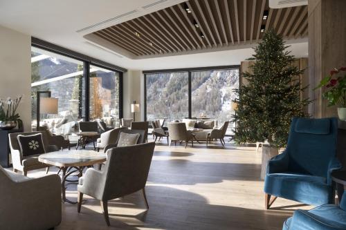 Pub/Lounge, Grand Hotel Courmayeur Mont Blanc, by R Collection Hotels in Courmayeur Városközpont
