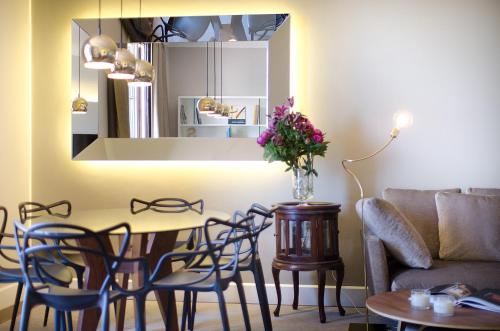 Three-Bedroom Apartment with Balcony image 2