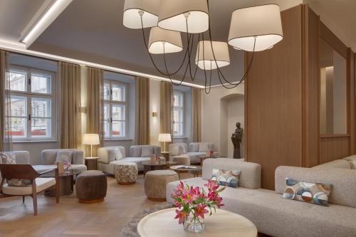 Hotel Leonardo Prague - image 2