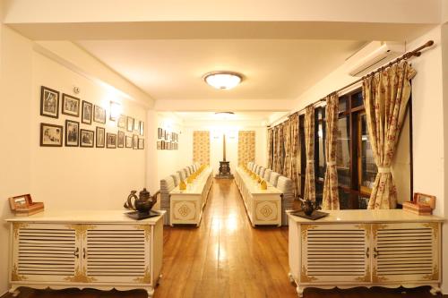 The Chumbi Mountain Retreat & Spa Pelling, A Club Mahindra Associate - 레스토랑