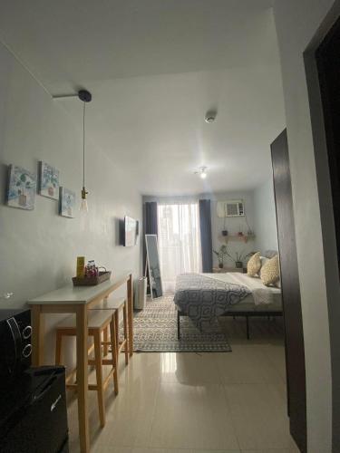 Ohana Buenbyahe Studio Rooms with balcony in Mandaluyong, Edsa Shaw Mrt and Megamall, Metro Manila