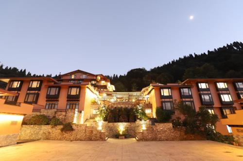 The Chumbi Mountain Retreat & Spa Pelling, A Club Mahindra Associate - 숙소 외관
