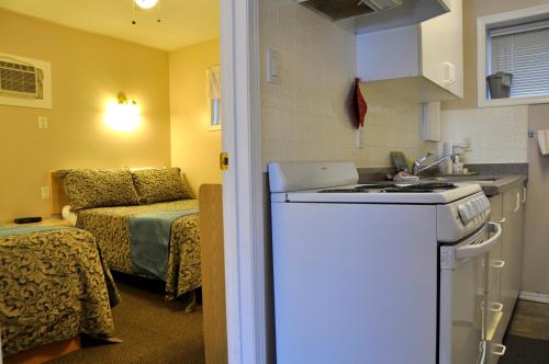 Rosedale Motel in Summerland, Canada